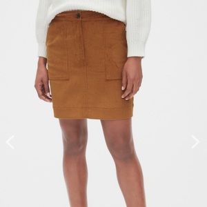 Petite Gap Corduroy mini skirt sz 6